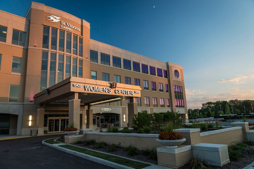 13420 N Meridian St, Carmel, IN for lease - Building Photo - Image 1 of 14