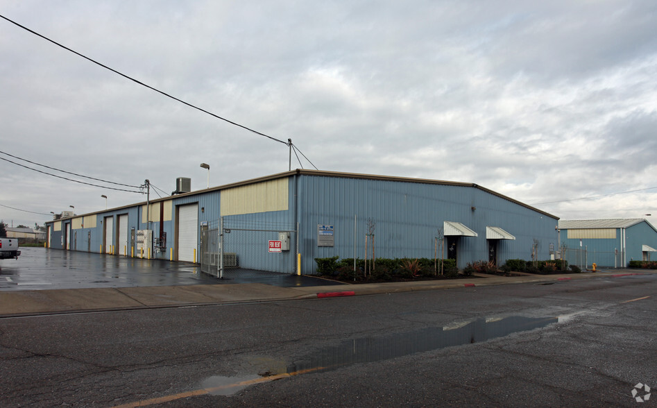 1005 S Soderquist Rd, Turlock, CA for lease - Building Photo - Image 2 of 2