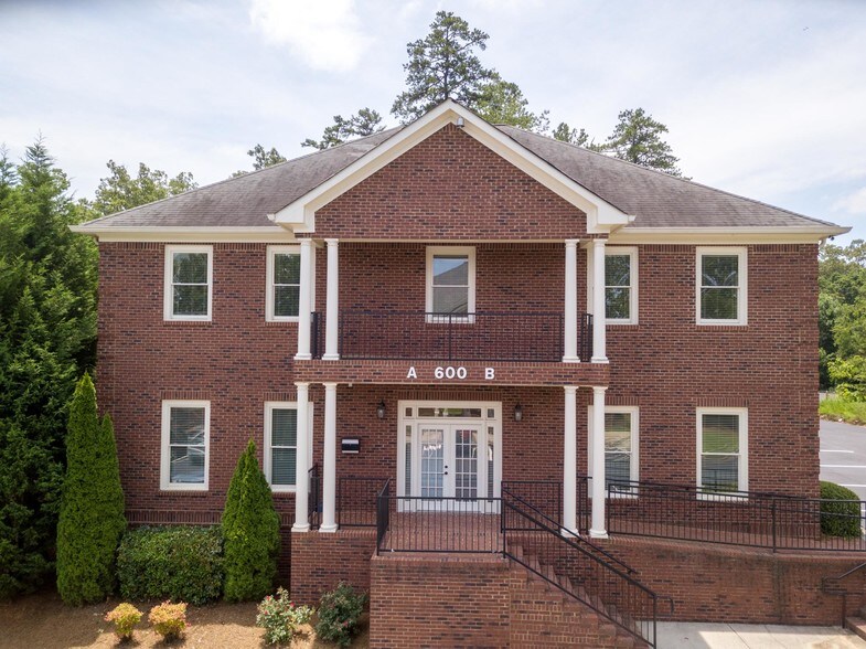 4330 S Lee St, Buford, GA 30518