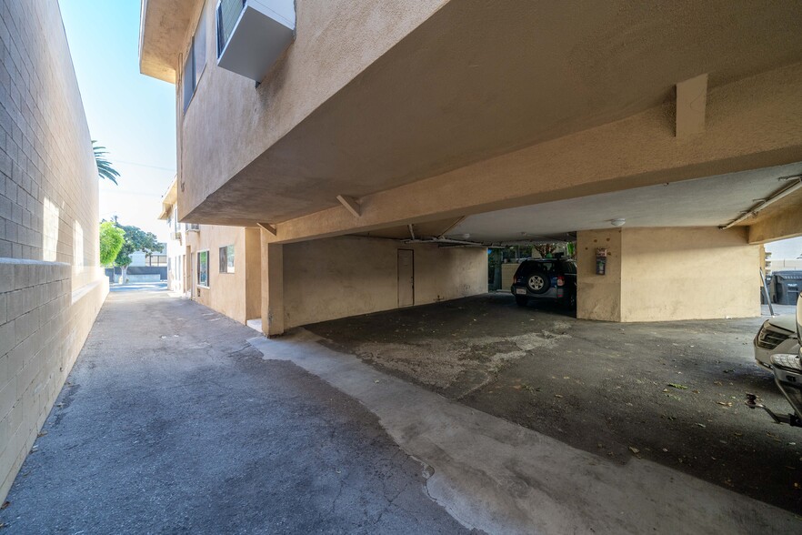 16129 Cantlay St, Van Nuys, CA for sale - Building Photo - Image 3 of 6