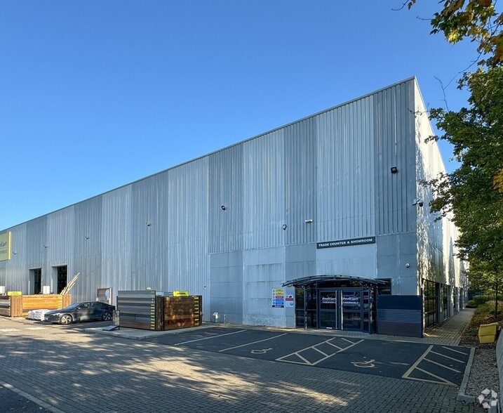 2 Roebuck Way, Milton Keynes for lease - Building Photo - Image 2 of 3