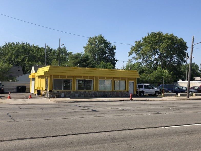 13864 E 8 Mile Rd, Detroit, MI 48205