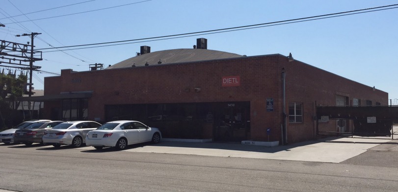 5432 W 104th St, Los Angeles, CA for lease - Building Photo - Image 1 of 3