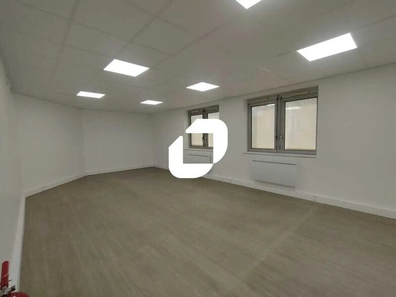 7 Rue Jean Mermoz, Versailles for lease - Building Photo - Image 2 of 6