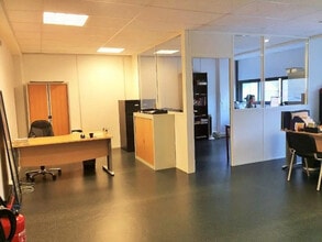 Office in Champigny-sur-Marne for lease Interior Photo- Image 1 of 3