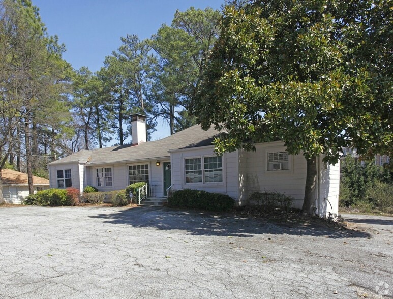 1799 Clairmont Rd, Decatur, GA for sale - Building Photo - Image 3 of 5