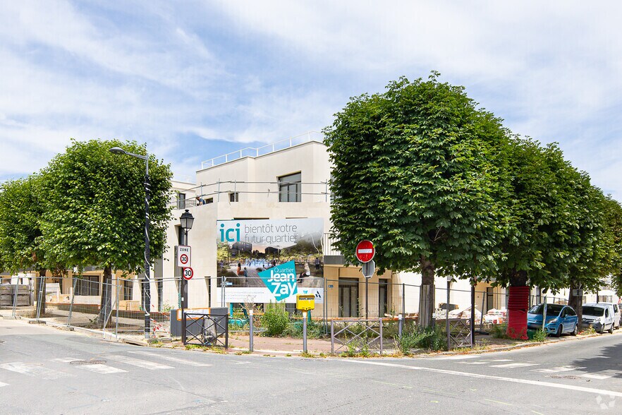 Retail in Antony for lease - Building Photo - Image 3 of 3