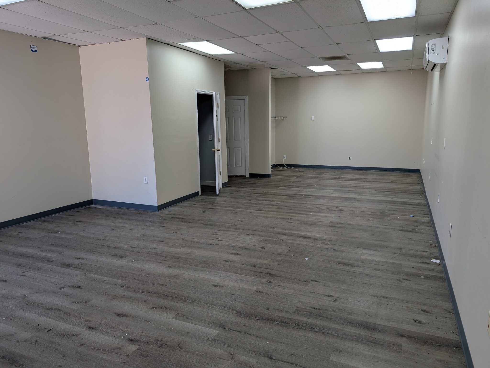 6701 Beach Blvd, Jacksonville, FL for lease Interior Photo- Image 1 of 12