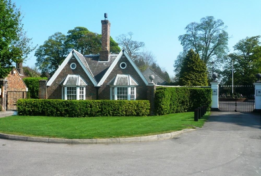 Houghton Hall, Dunstable for sale Primary Photo- Image 1 of 1