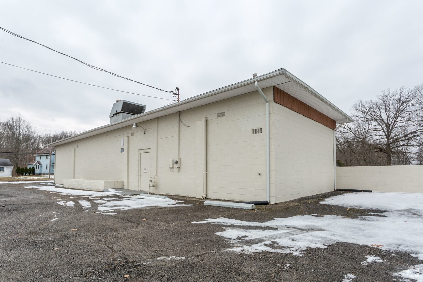 1308 Palmyra Rd SW, Warren, OH 44485