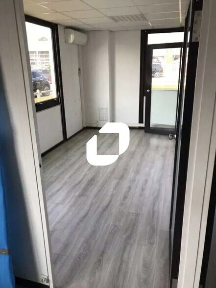 Office in Mérignac for lease - Interior Photo - Image 2 of 12