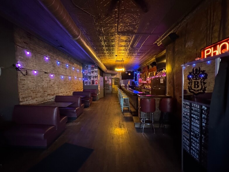 3425 W Fullerton Ave, Chicago, IL for sale - Interior Photo - Image 3 of 6