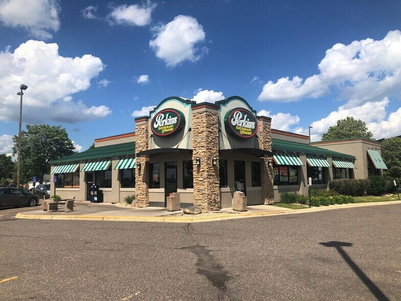 1200 Interstate Highway 35, Owatonna, MN for sale - Building Photo - Image 1 of 1