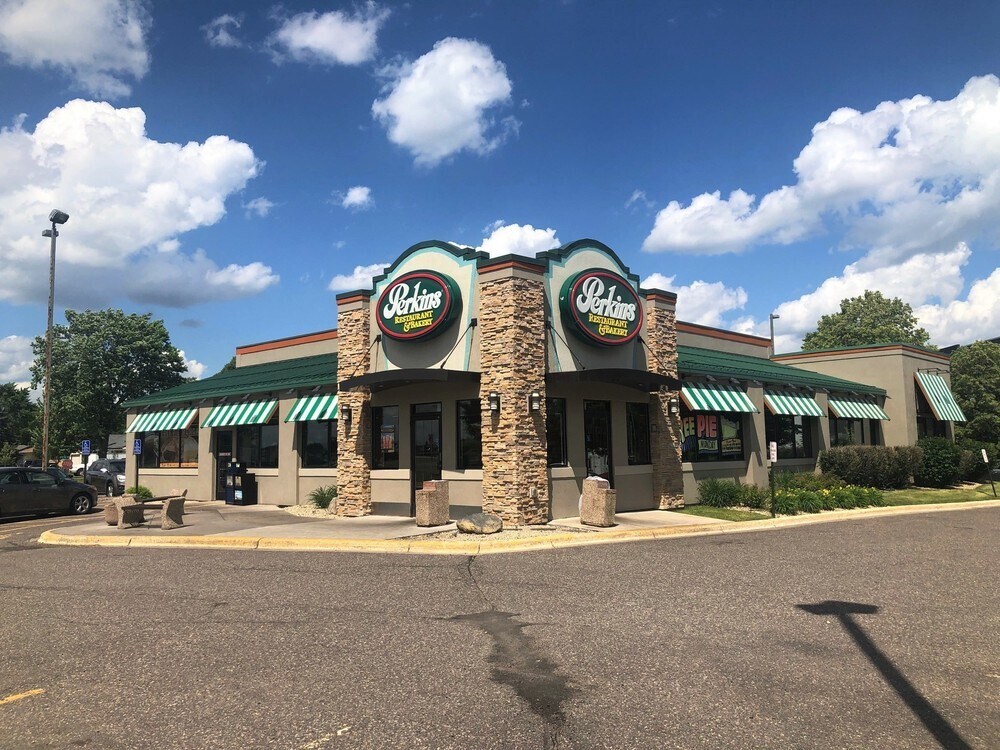 1200 Interstate Highway 35, Owatonna, MN for sale Building Photo- Image 1 of 1