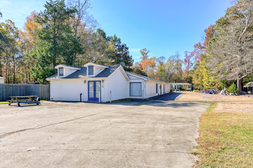 14311 Wilcox Neck Rd, Charles City, VA for sale - Primary Photo - Image 1 of 5