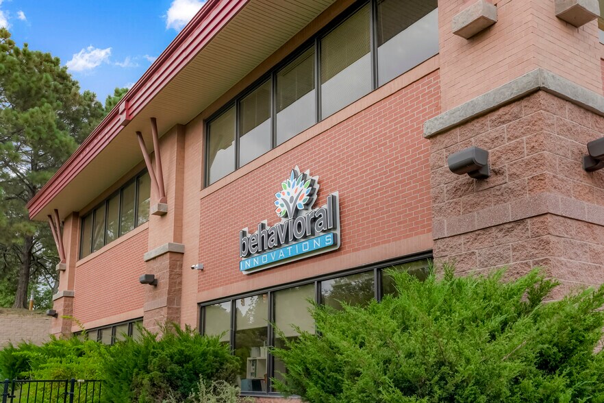 10789 Bradford Rd, Littleton, CO for sale - Building Photo - Image 3 of 9