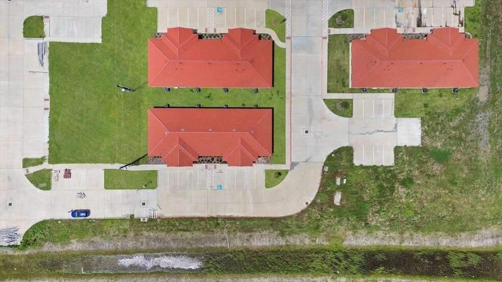 2743 Smith Ranch Rd, Pearland, TX for lease - Building Photo - Image 3 of 4