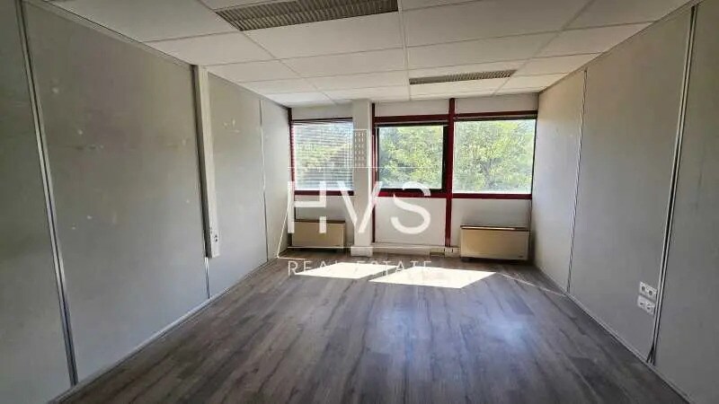 Office in Meyreuil for lease - Interior Photo - Image 3 of 5