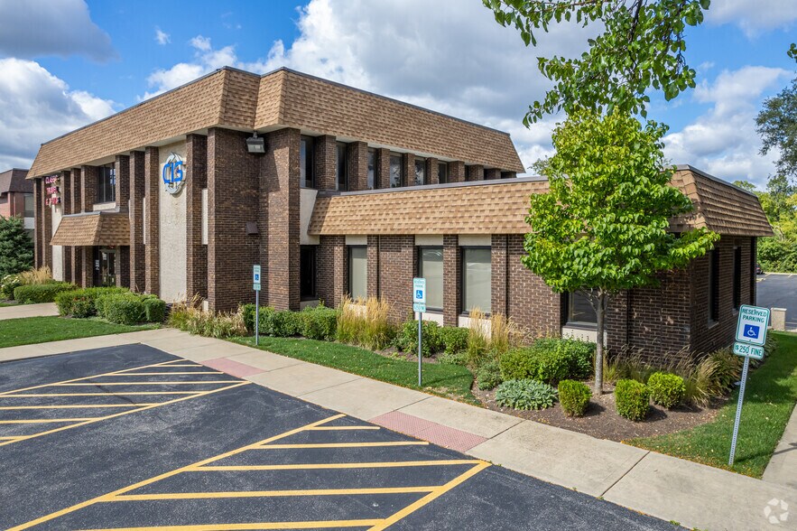 261 E Lake St, Bloomingdale, IL for lease - Building Photo - Image 2 of 10