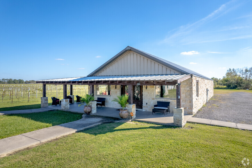 14773 Coon Rd, Winnie, TX for sale - Building Photo - Image 1 of 1