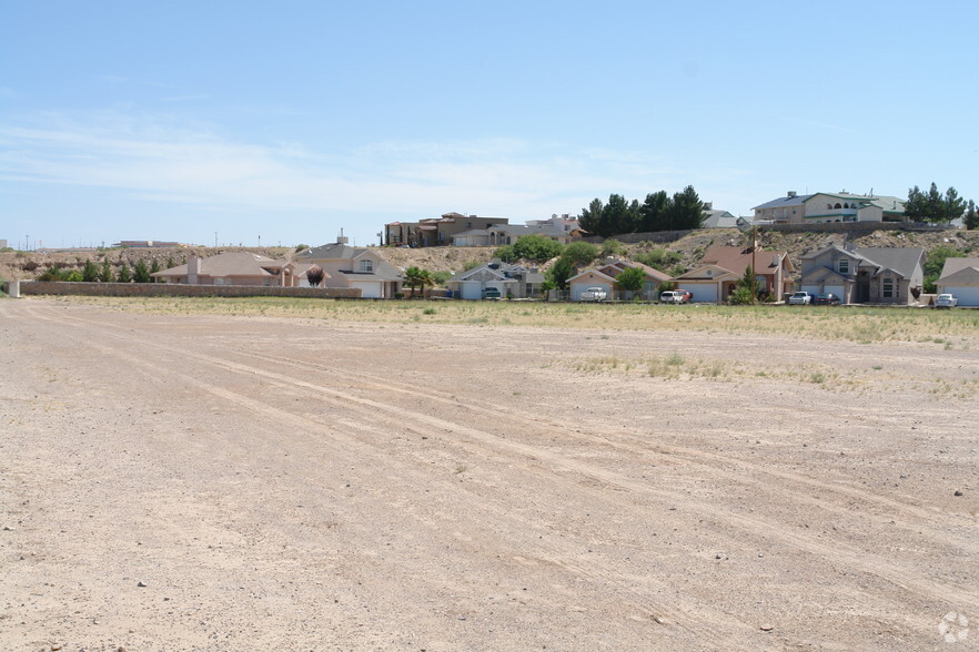 Lee Trevino Dr, El Paso, TX for sale - Primary Photo - Image 1 of 1