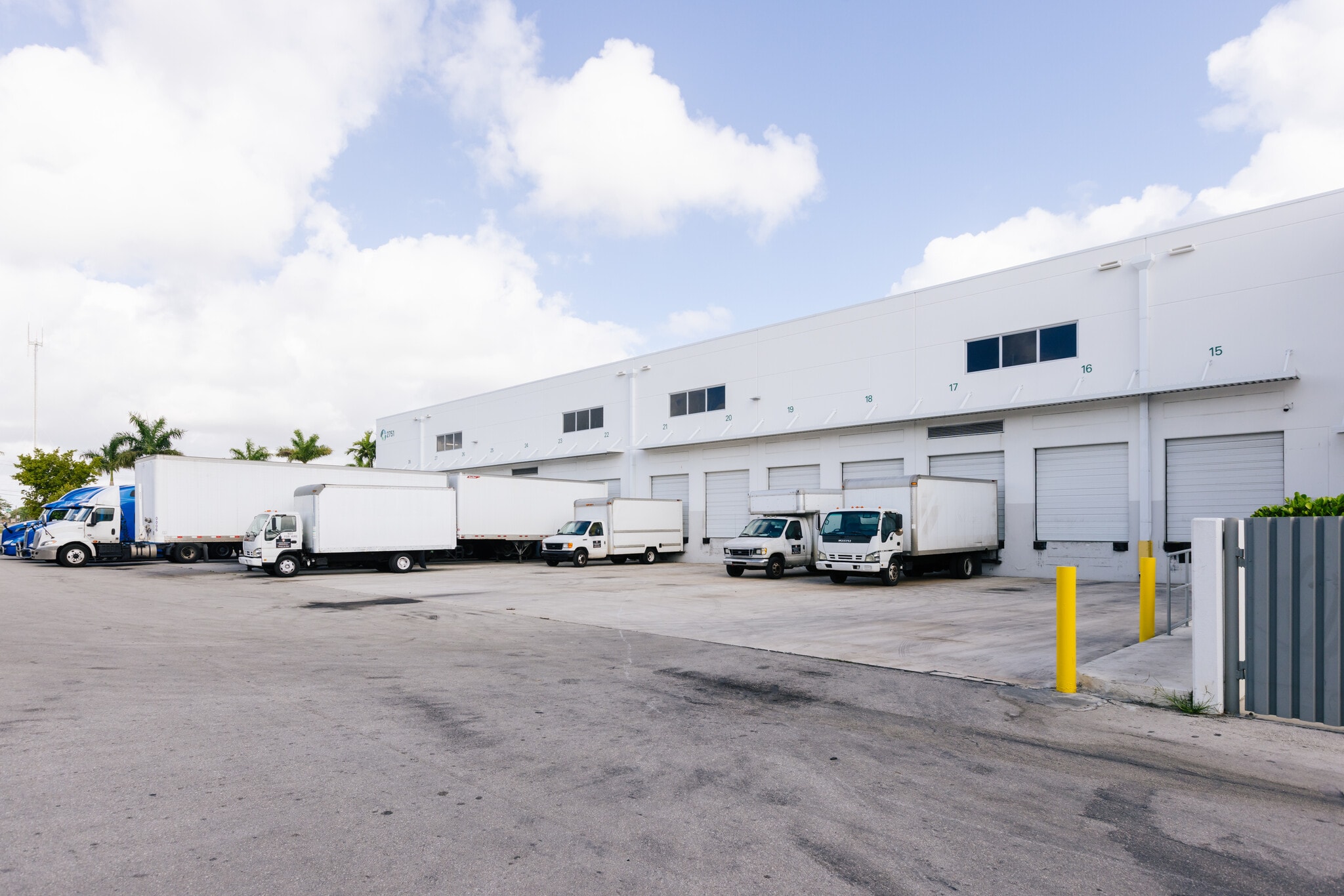 2751 Commerce Center Way, Pembroke Park, FL for lease Building Photo- Image 1 of 6