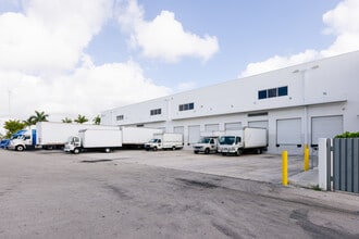 2751 Commerce Center Way, Pembroke Park, FL for lease Building Photo- Image 1 of 6