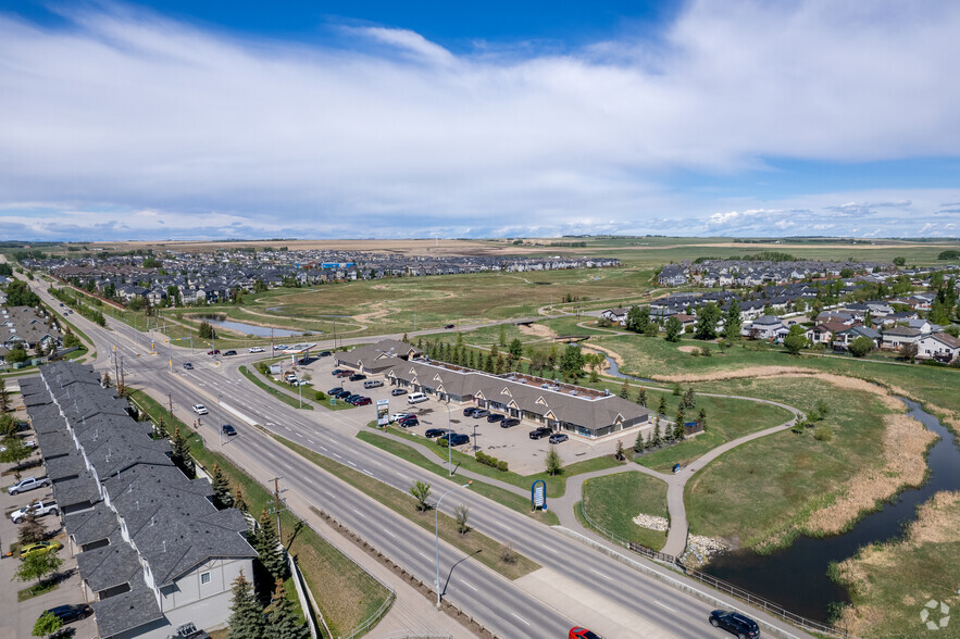 800 Veterans Blvd NW, Airdrie, AB for lease - Aerial - Image 3 of 4