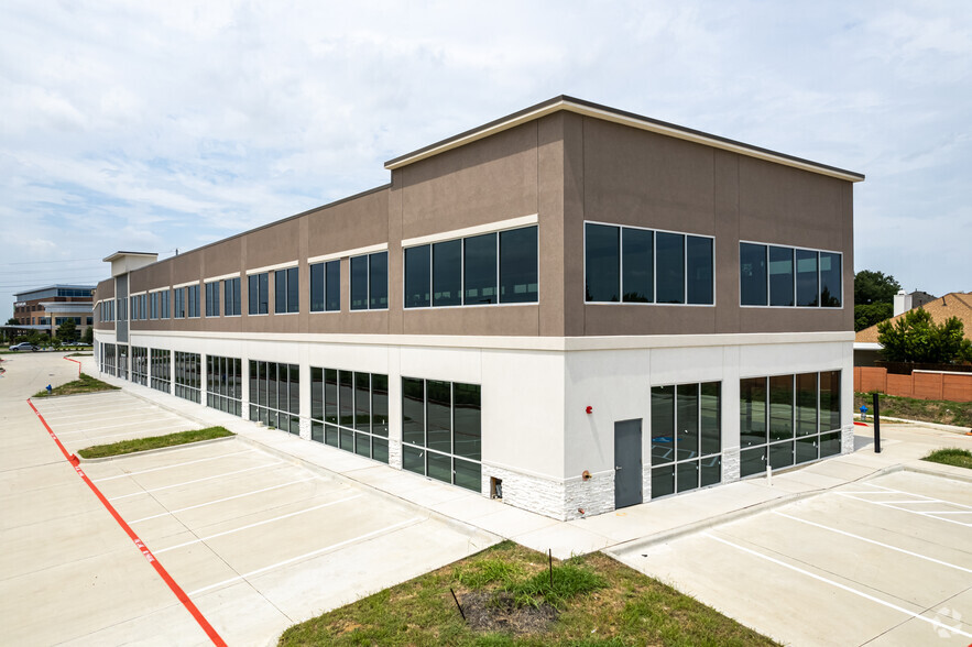 1601 E Trinity Mills Rd, Carrollton, TX for lease - Building Photo - Image 3 of 25