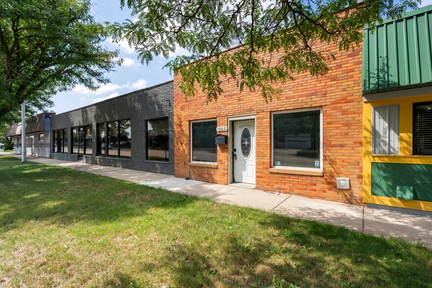 1006 W 14 Mile Rd, Clawson, MI for lease - Building Photo - Image 3 of 21