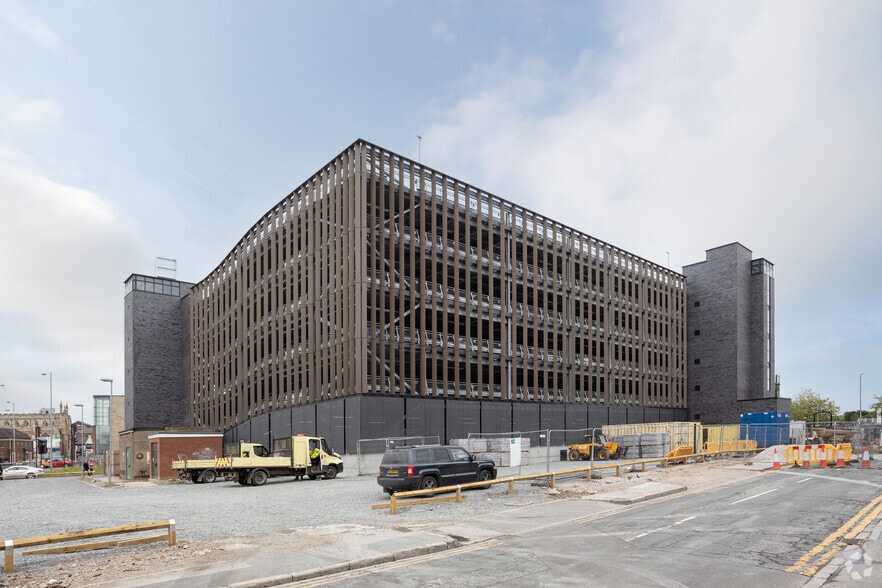 Humber St, Hull for sale - Building Photo - Image 2 of 5