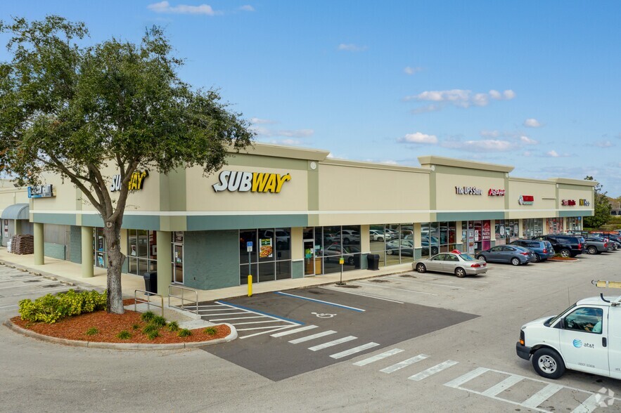 16825 E Colonial Dr, Orlando, FL for lease - Building Photo - Image 3 of 13