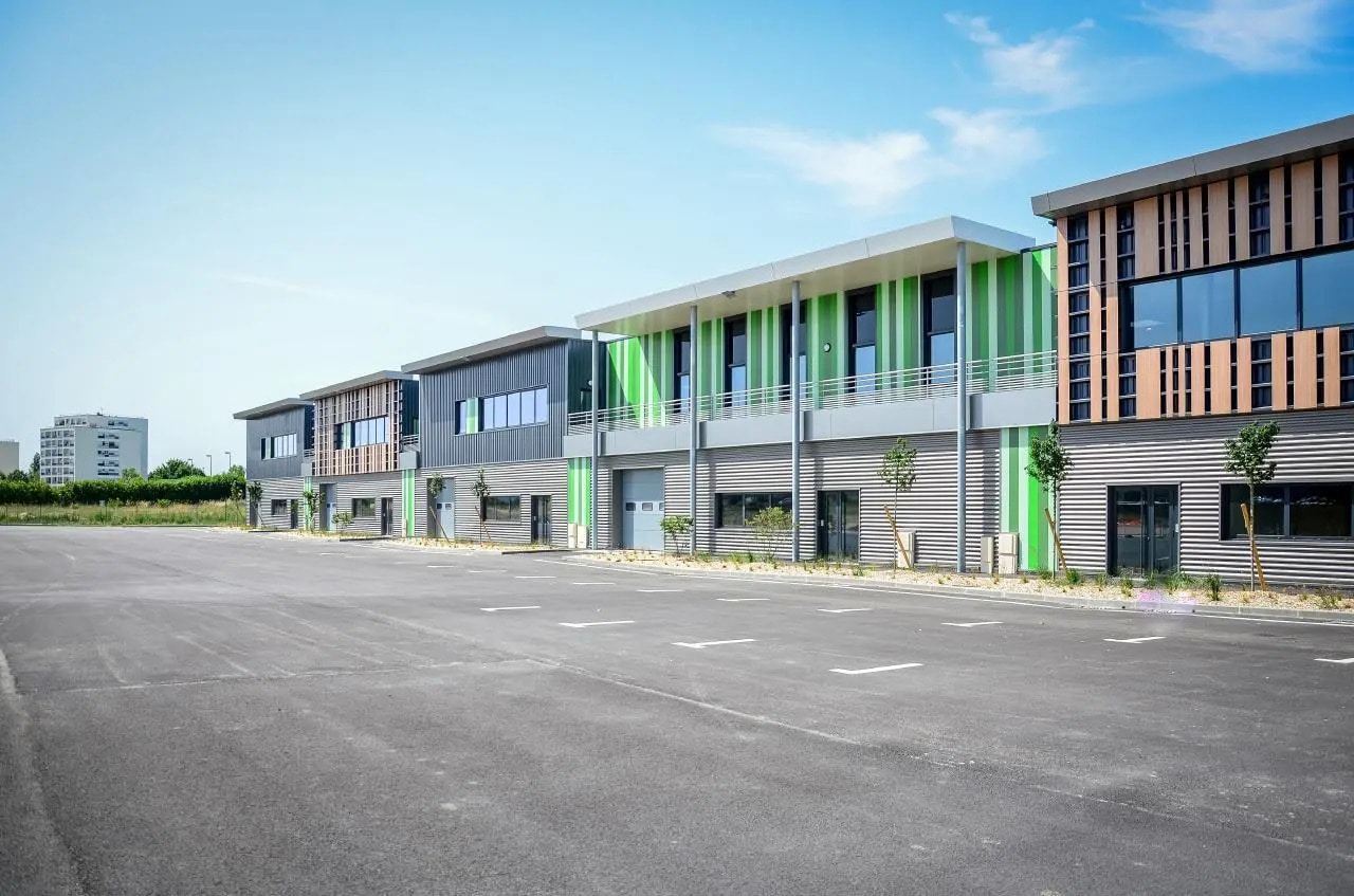 Office in Conflans-Sainte-Honorine for lease Building Photo- Image 1 of 24