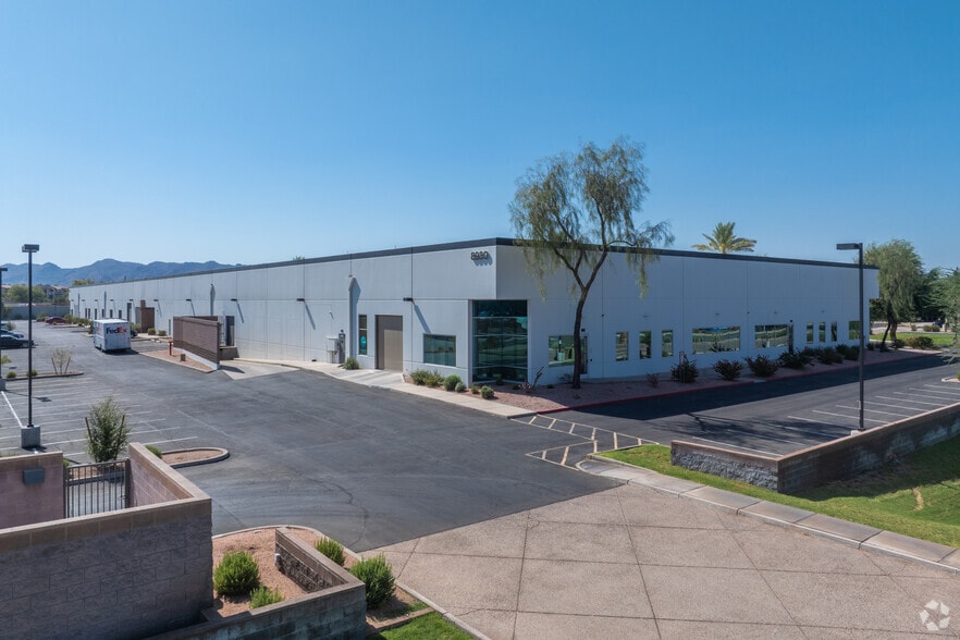 8930 S Beck Ave, Tempe, AZ for lease - Primary Photo - Image 1 of 24