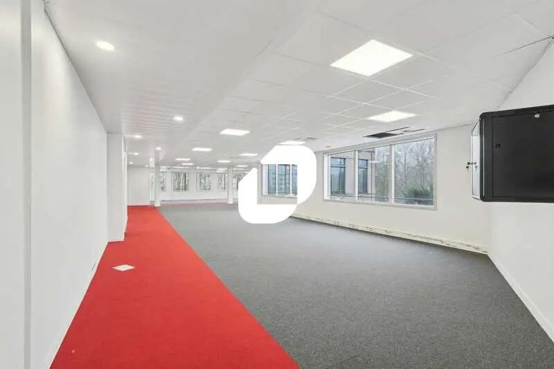 Office in Villepinte for sale - Building Photo - Image 1 of 10