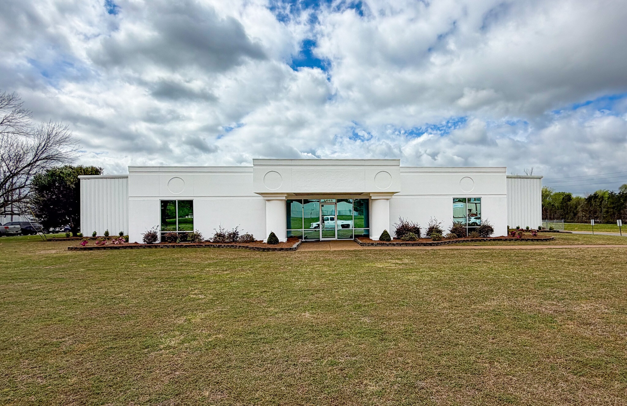 1011 Cedar Lake Rd SE, Decatur, AL for lease Primary Photo- Image 1 of 17