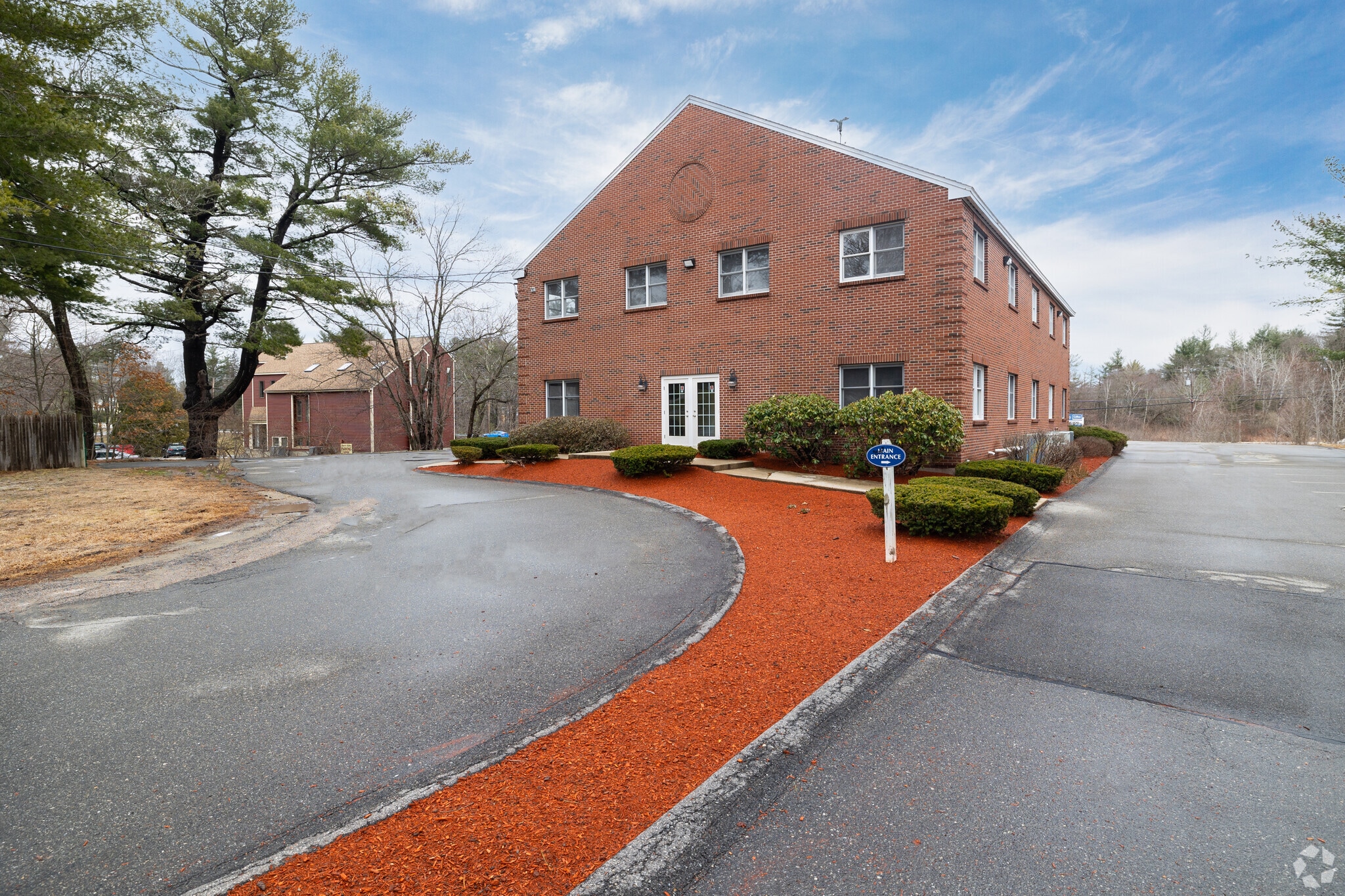 5 Buttrick Rd, Londonderry, NH for lease Primary Photo- Image 1 of 81