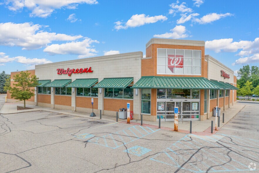 2270 Union Lake Rd, Commerce Township, MI for sale - Building Photo - Image 1 of 1