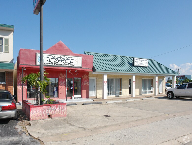 112 Dixie Ln, Cocoa Beach, FL for sale - Building Photo - Image 1 of 1