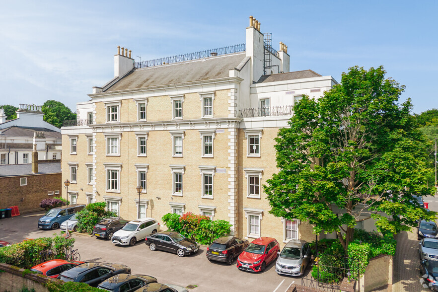 83 Wimbledon Park Side, London for lease - Building Photo - Image 1 of 20