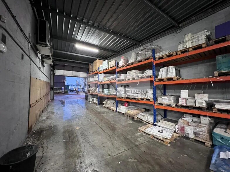 Flex in Le Thillay for lease - Interior Photo - Image 2 of 2