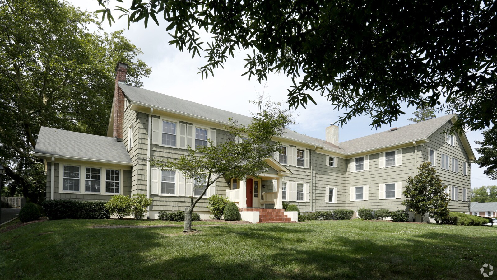 709 Sycamore Ave, Tinton Falls, NJ 07701