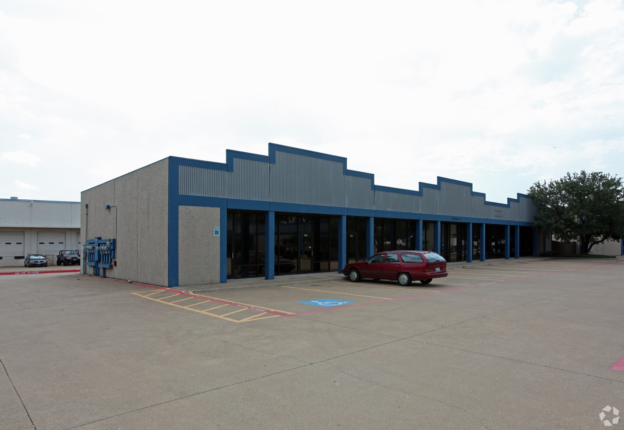 1500 Crescent Dr, Carrollton, TX for sale Primary Photo- Image 1 of 1