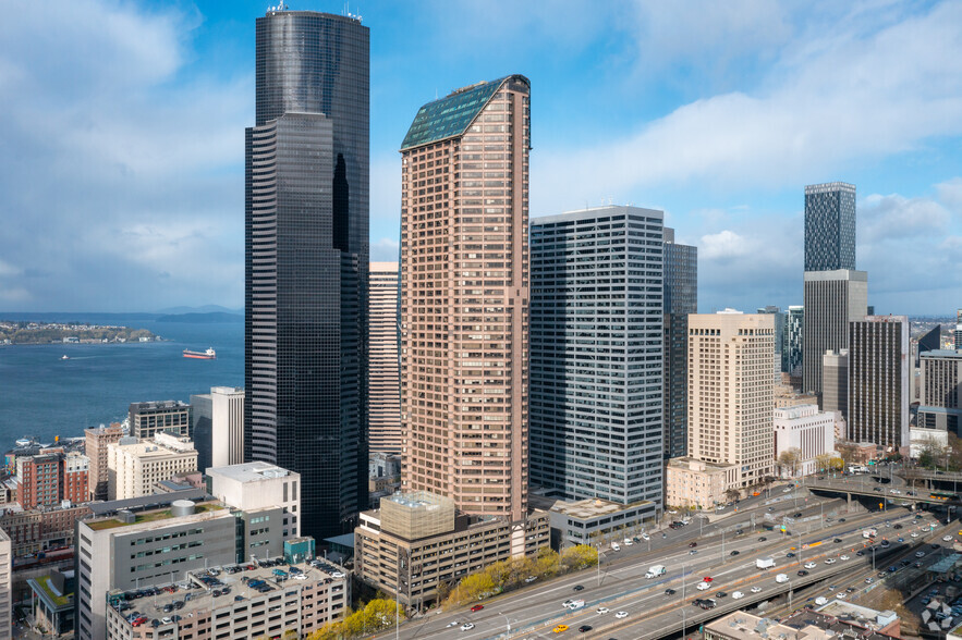 700 5th Ave, Seattle, WA for sale - Primary Photo - Image 1 of 1