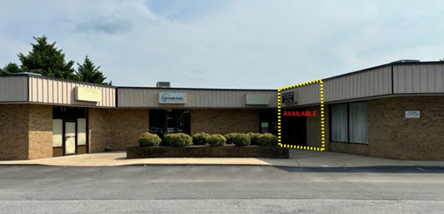 2300 Wards Rd, Lynchburg, VA for lease - Building Photo - Image 1 of 2