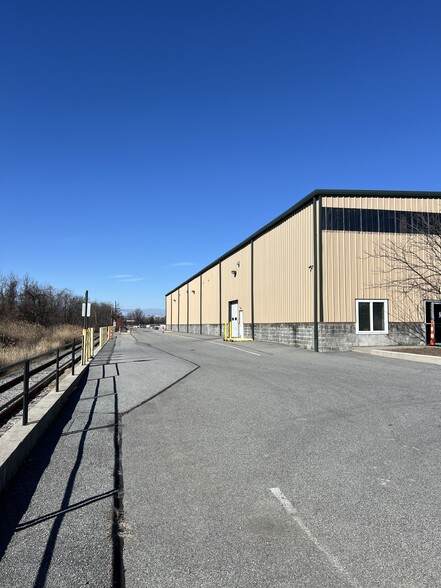 70 J Caldwell Ln, New Castle, DE for lease - Building Photo - Image 2 of 5