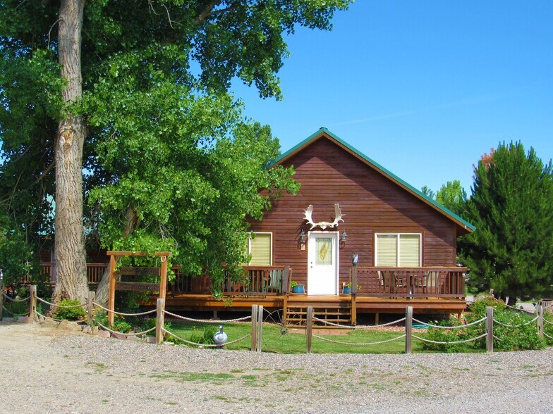 111 Front Dr, Fort Smith, MT for sale - Building Photo - Image 1 of 1