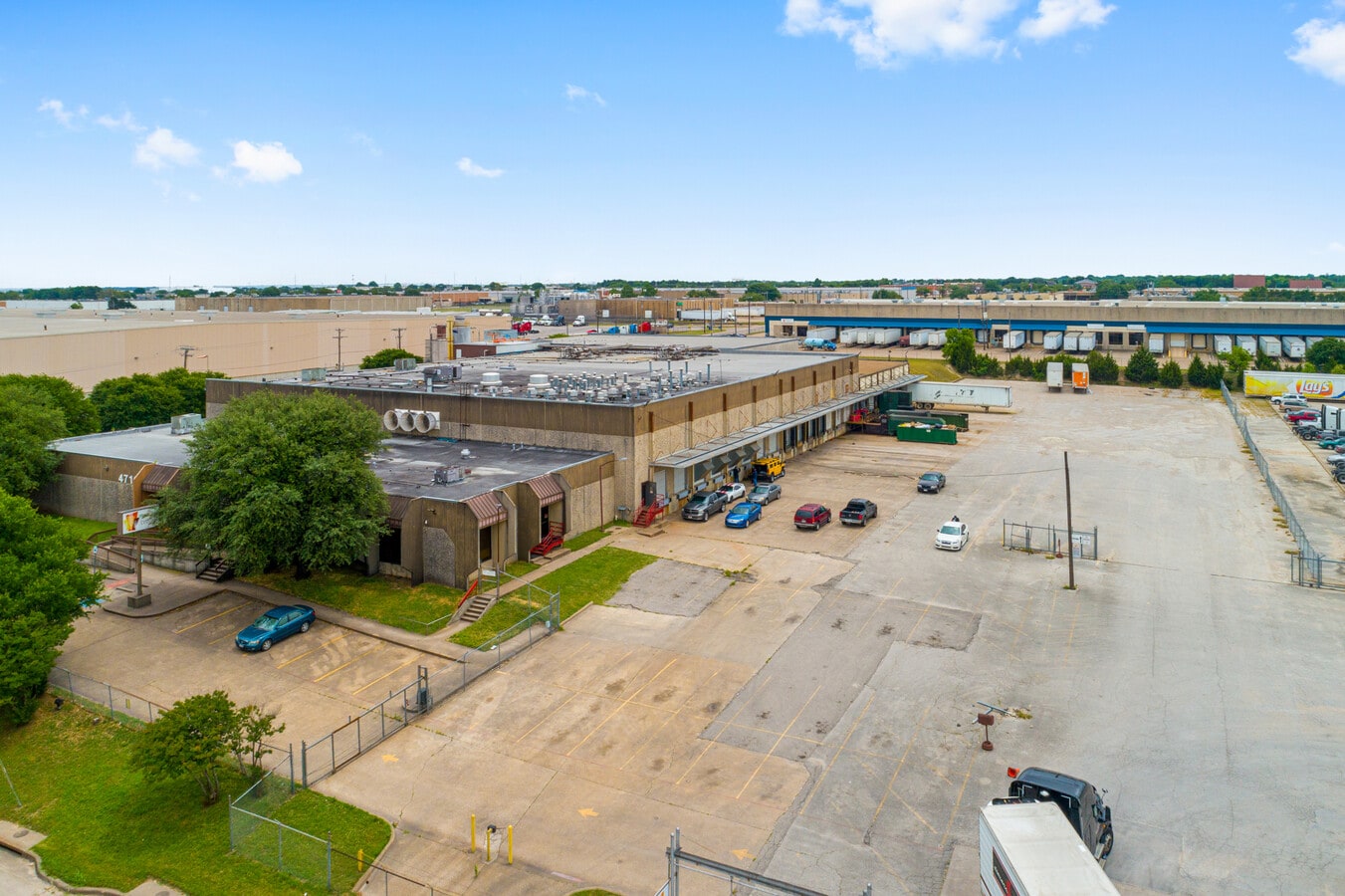 4710 W Ledbetter Dr, Dallas, TX 75236