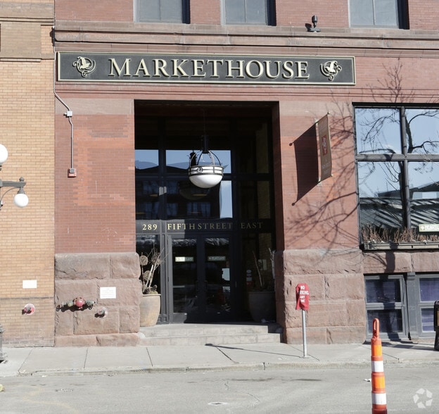 289 5th St E, Saint Paul, MN for lease - Building Photo - Image 2 of 10