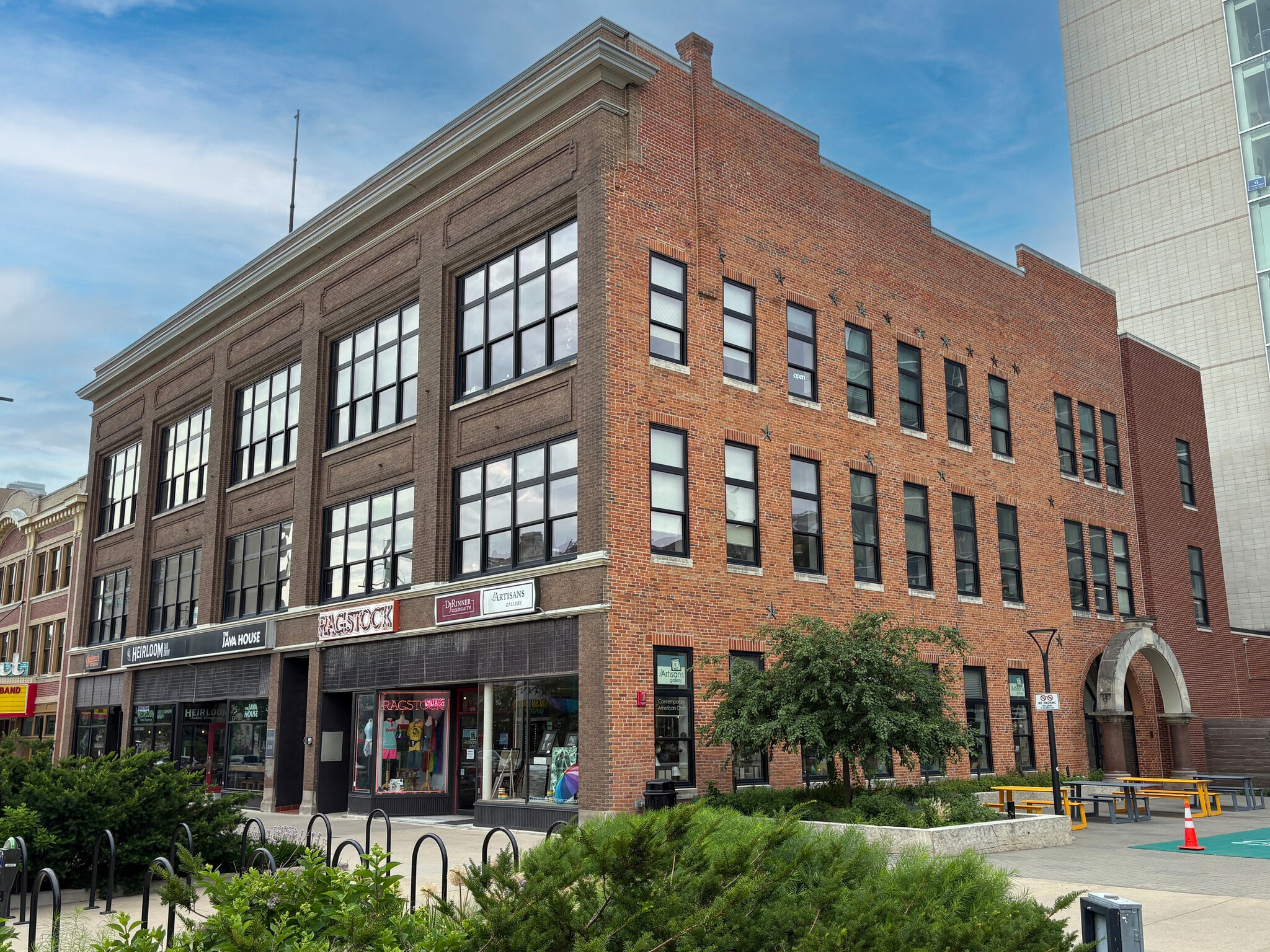 209 E Washington St, Iowa City, IA for lease Interior Photo- Image 1 of 6